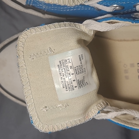 Converse - Picture 4 of 4